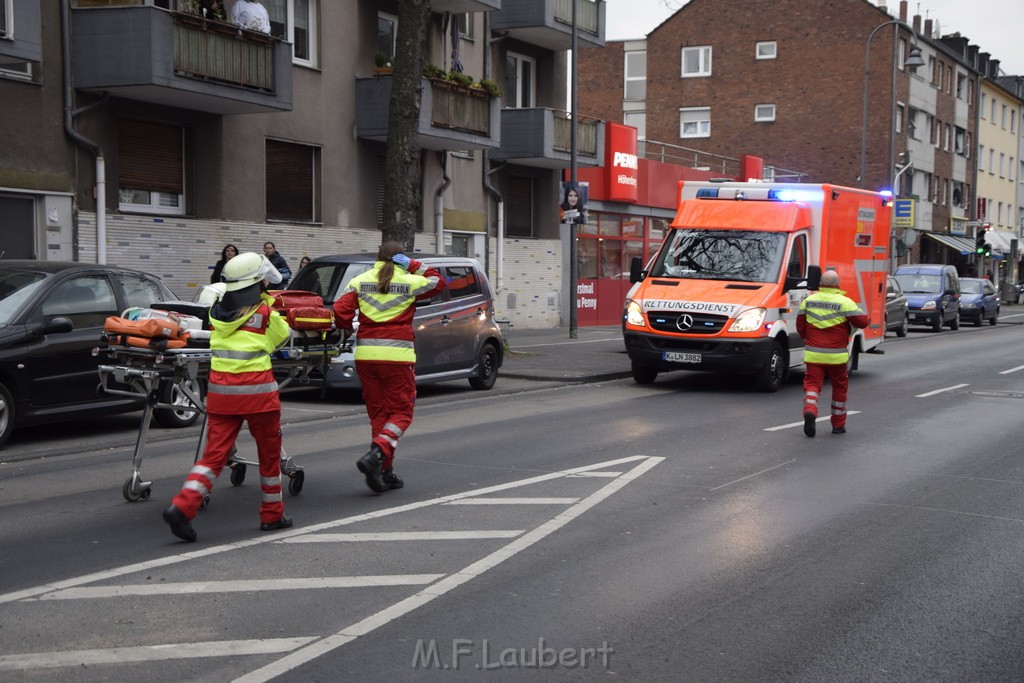 Feuer 1 Koeln Hoehenberg Olpenerstr P23.JPG - Miklos Laubert